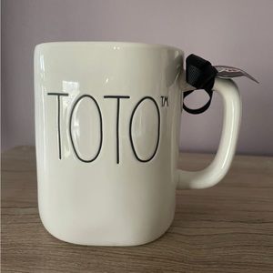 RAE DUNN “TOTO” WIZARD OF OZ MUG